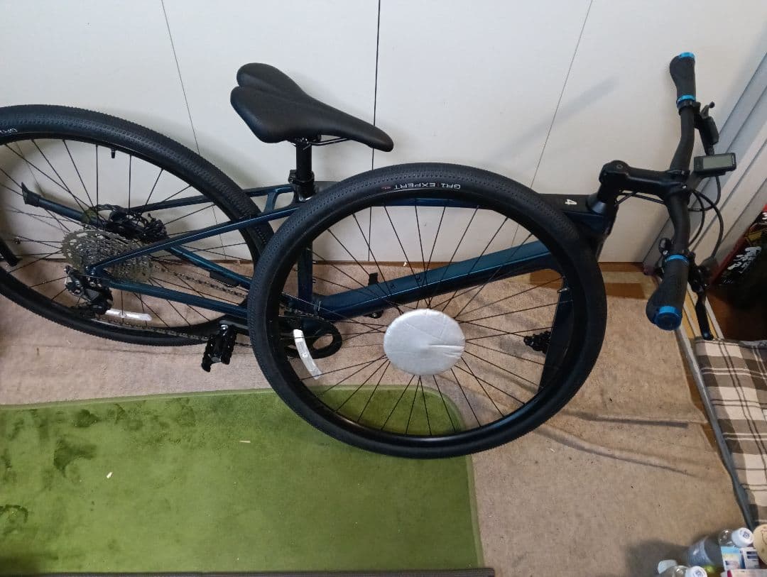 トレックＦＸスポーツ4　 フルカーボン Мsize 直接お引き取り希望です