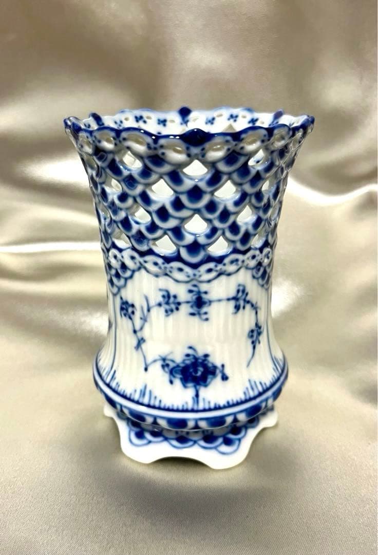 【未使用】デンマーク製ロイヤルコペンハーゲン　ブルーフルーテッドフルレースベース