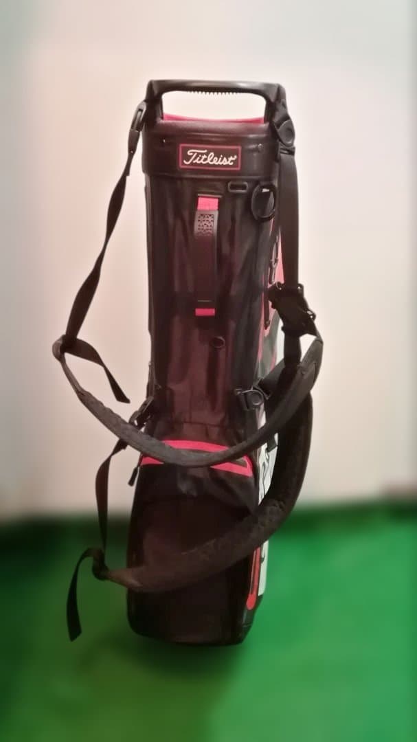 Titleist STADRY キャディバッグ ブラック/ピンク　フードなし