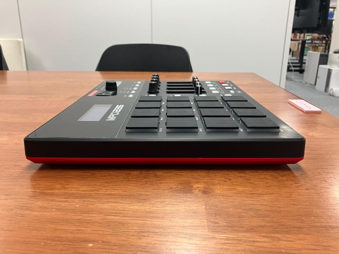 AKAI MPD226 ①