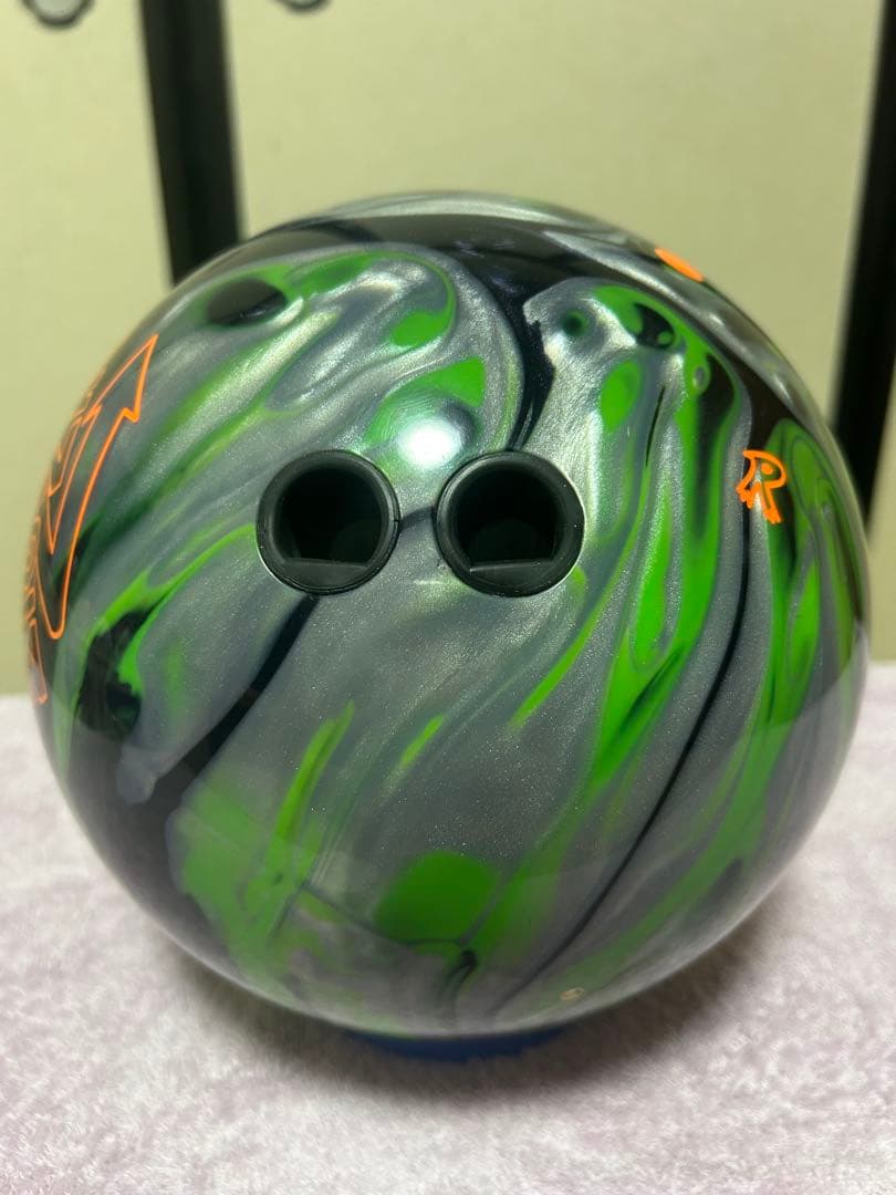 Radical Zig Zag ボウリングボール　14ポンド2オンス