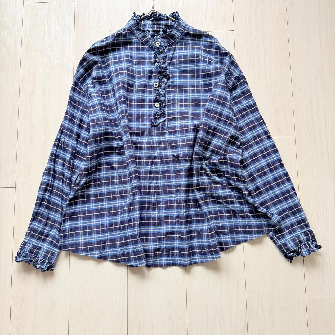 美品・現行品✨45R 　薄オックスのカットワークプルシャツ　R刺繍　フリル