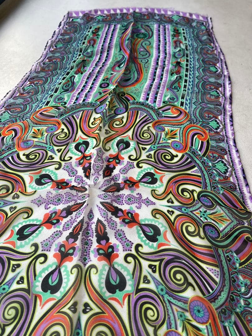 【新品未使用】ETRO ペイズリー柄 シルク100% スカーフ