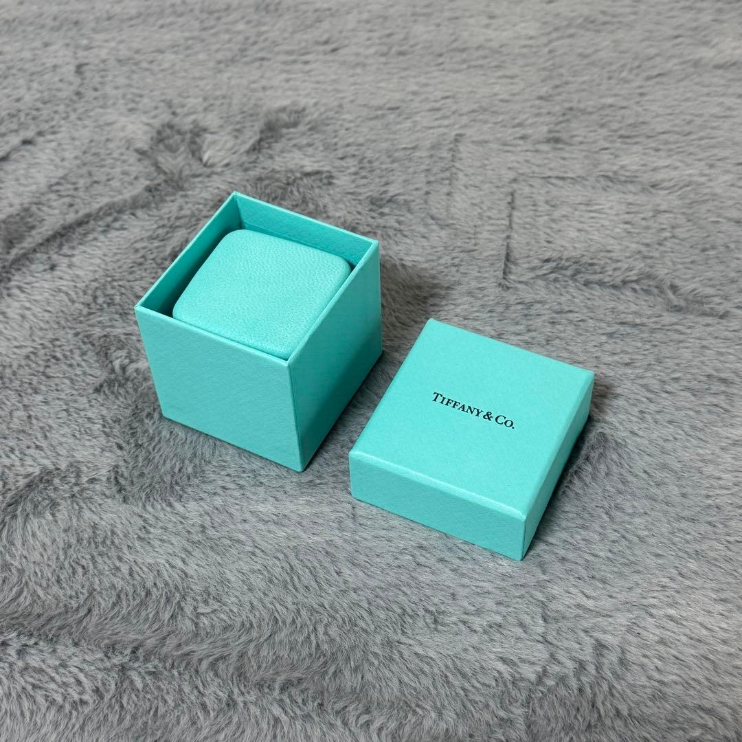 【新品未使用】Tiffany & Co. ティファニーブルー リングケース　空箱