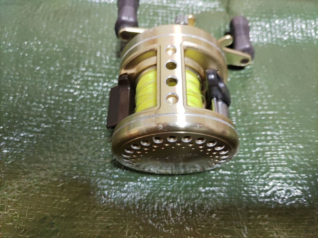 シマノ　カルカッタXT201（良品）