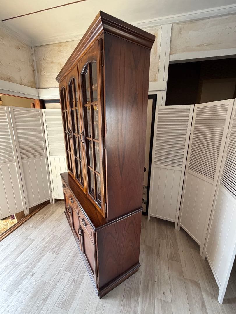 もも出品 カリモク家具 コロニアルシリーズ 食器棚 キッチンボード ガラス