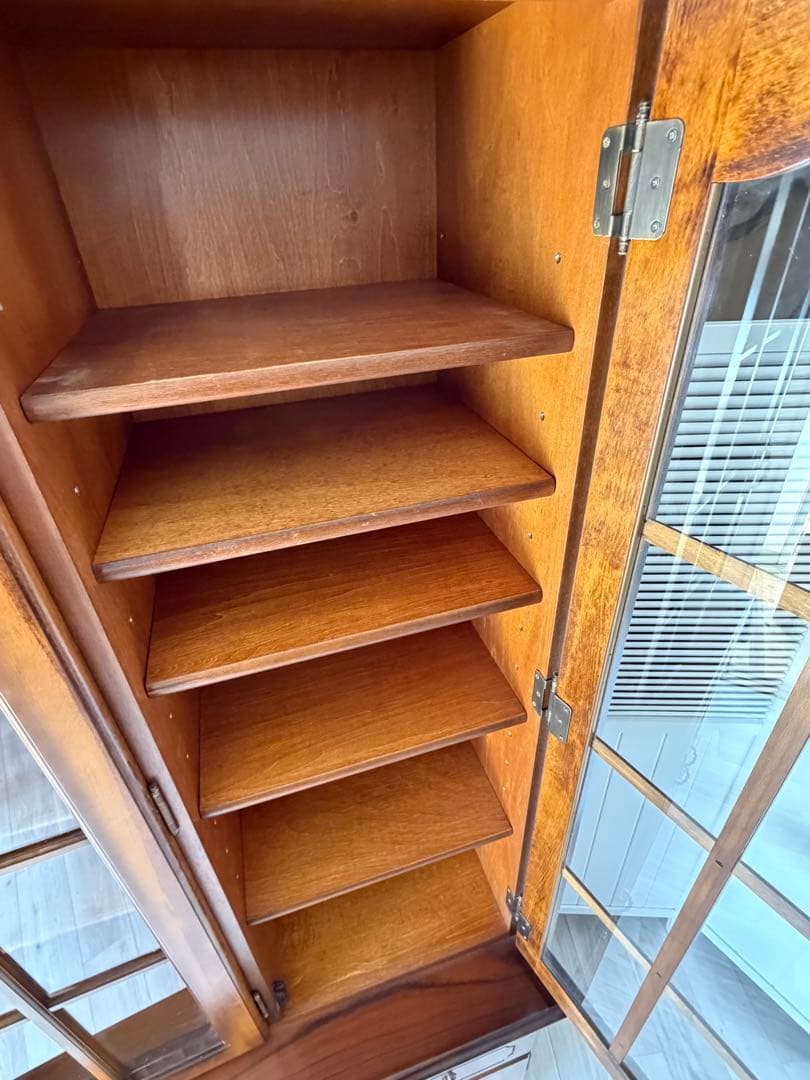 もも出品 カリモク家具 コロニアルシリーズ 食器棚 キッチンボード ガラス