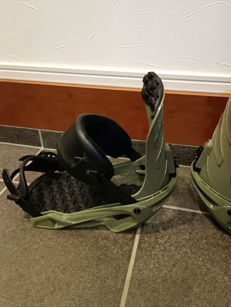 SALOMON RHYTHM Mサイズ