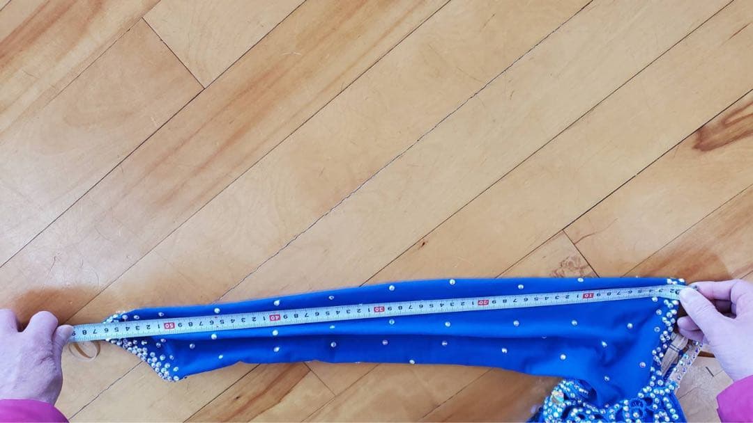 青いスパンコールダンスドレス