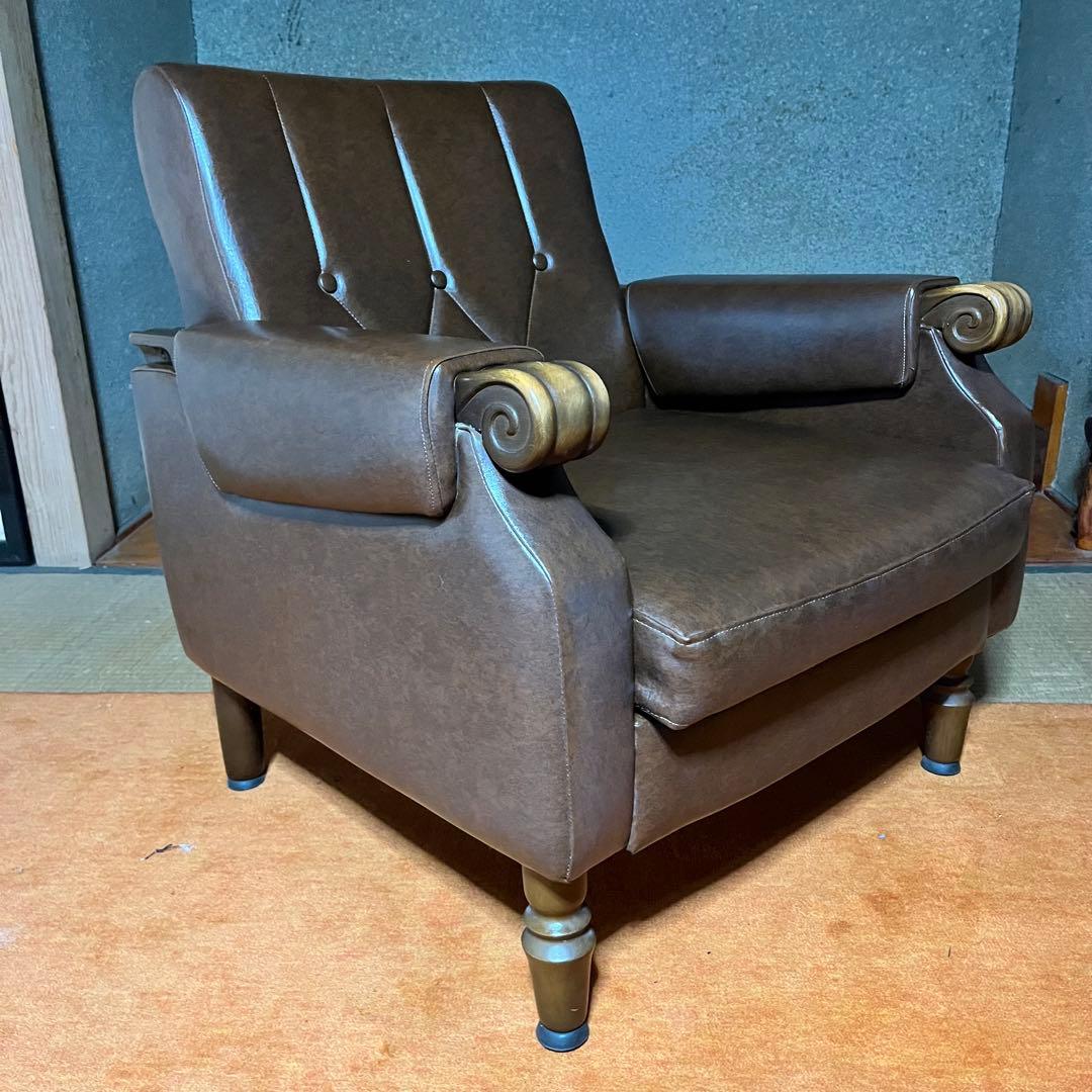 1人掛けソファー　アームレスト付き　①