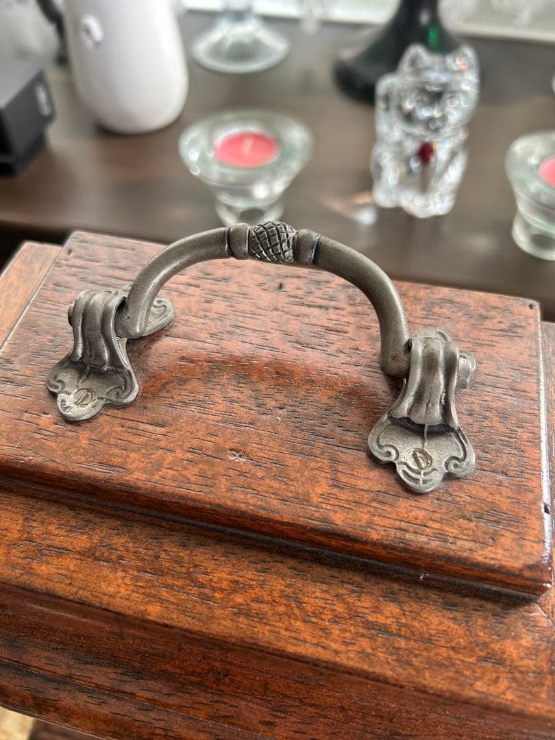 アンティーク風　天使彫刻の置時計