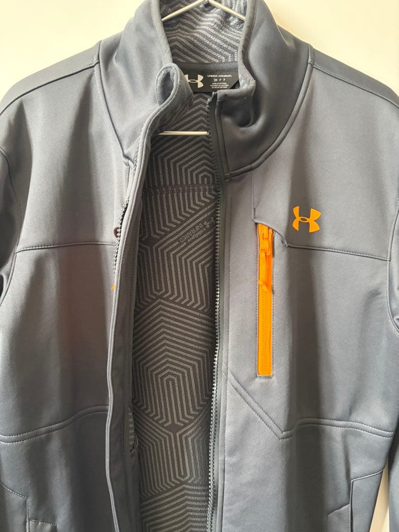 新品タグ付き！Under Armour めっちゃおしゃれジャージ