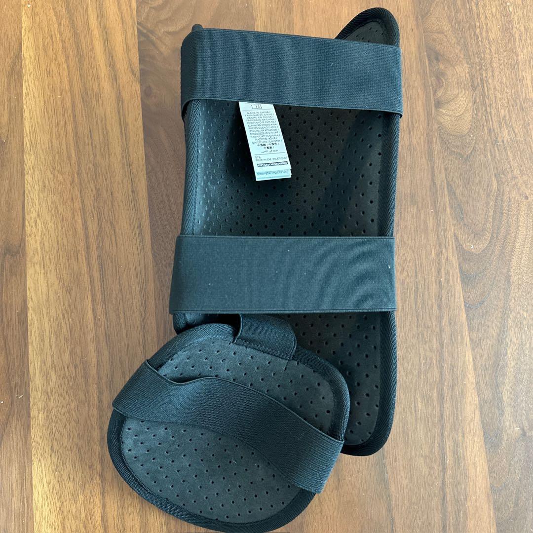 新品★ナイキ　ダイヤモンド　バッター　レッグガード　右打者用