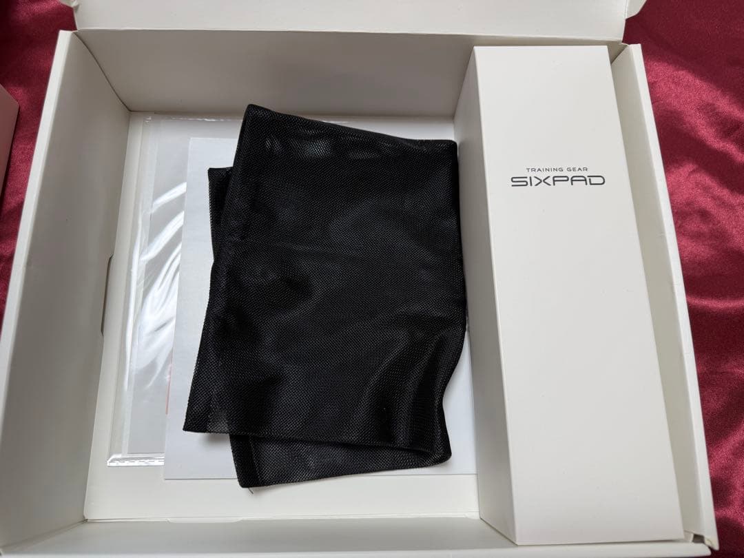 SIXPAD トレーニングシャツ＆パンツセット S/M綺麗な状態です！レディース