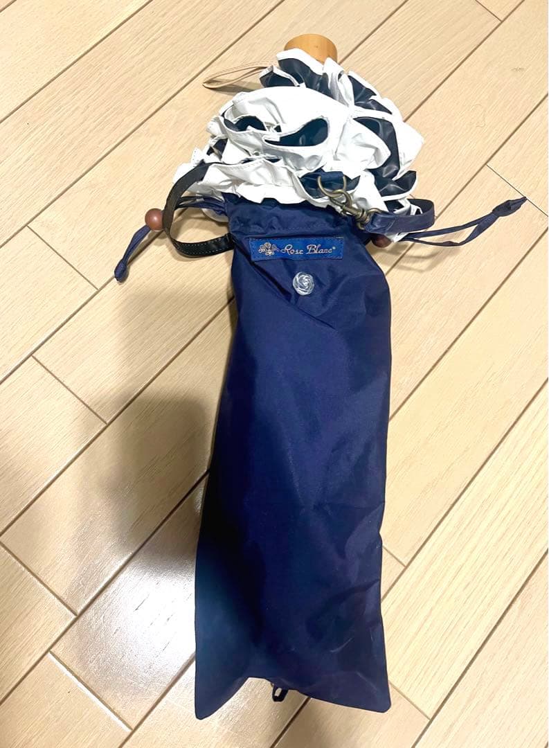 芦屋ロサブラン　3段折　日傘　フリル　ネイビー　アイボリー
