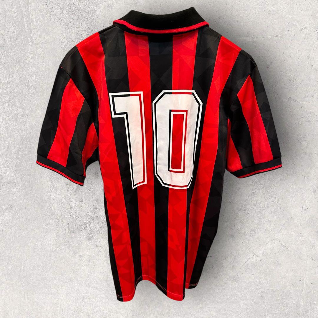ACミラン（lotto )の1993-1994 1stユニフォーム　背番号10