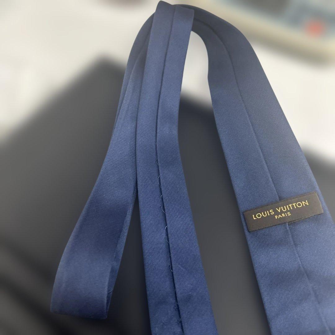 LOUIS VUITTON ネイビー シルク ネクタイ　状態不良