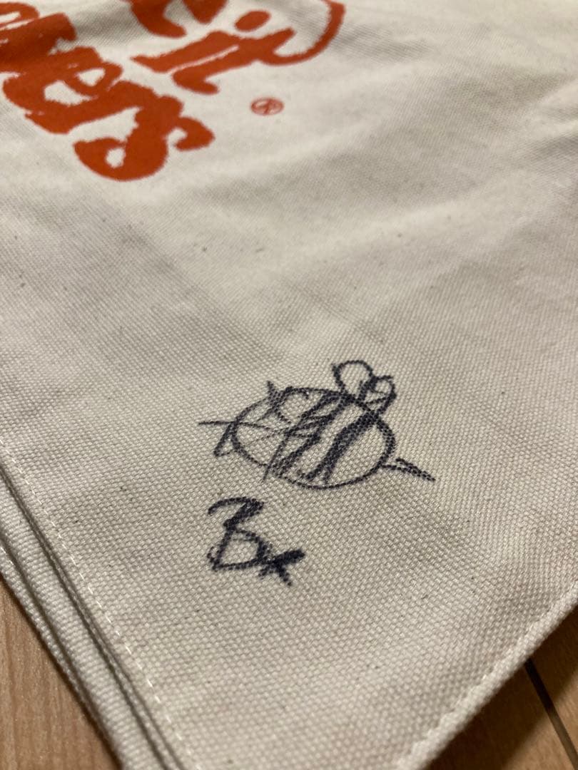 ビーバドゥービー(beabadoobee)サイン入りトートバッグ