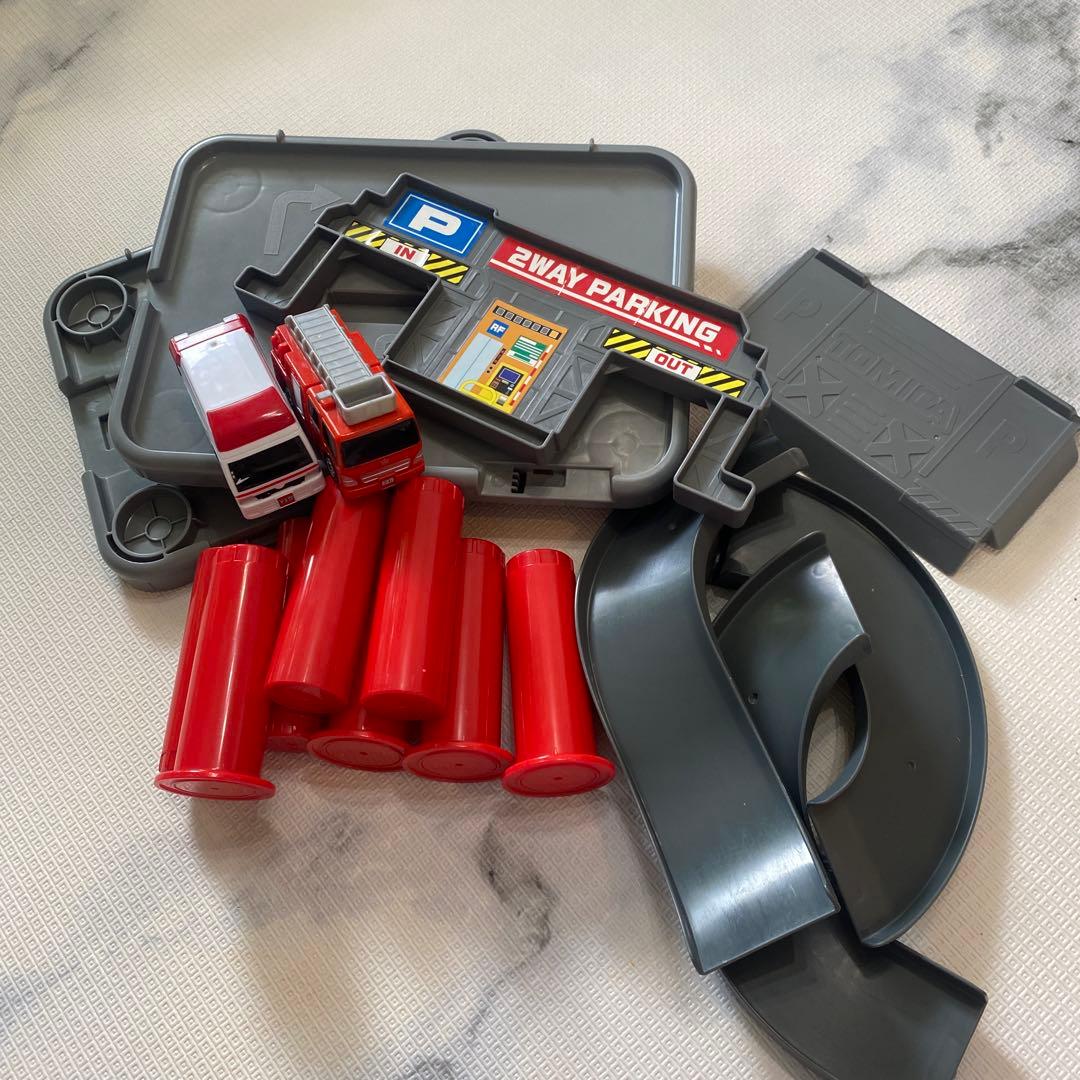 2WAYでなが~くあそべる はじめてトミカ ちゅうしゃじょうセット