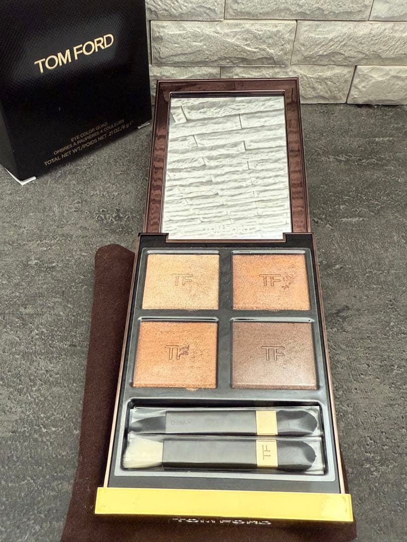 TOM FORD アイシャドウパレット 04A サスピション