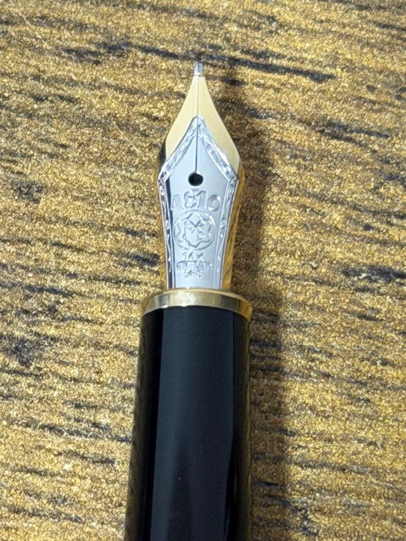 新品未使用　144 バイカラー　14金　モンブラン　万年筆　B