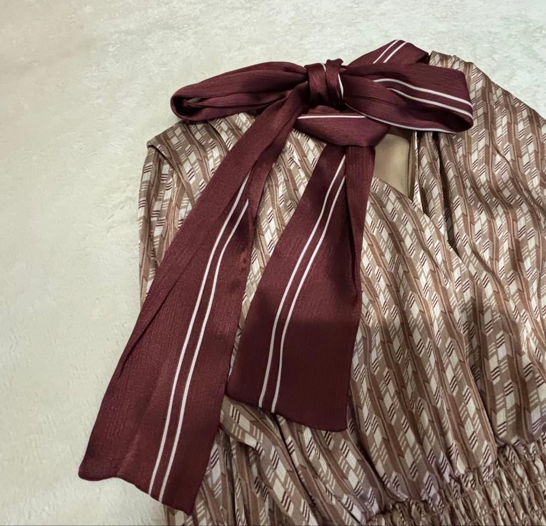 Lily Brown バイカラー　2wayボウタイワンピース　ティアード　赤　春