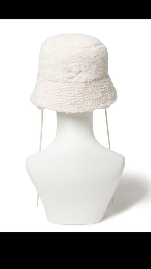 ニューエラ バケットハット ホワイト　耳当て付き Sサイズ