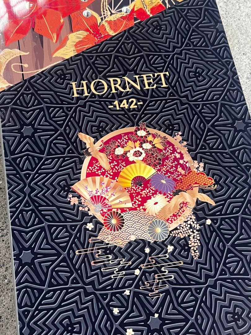 25-26 Crooja hornet 142 グラトリボード