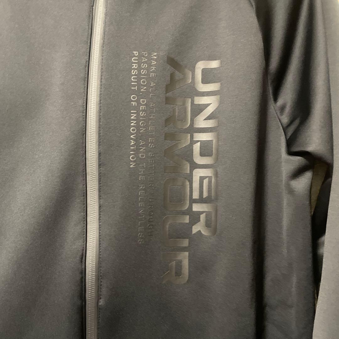 再値下げ　美品　UNDER ARMOUR ブラック アウター
