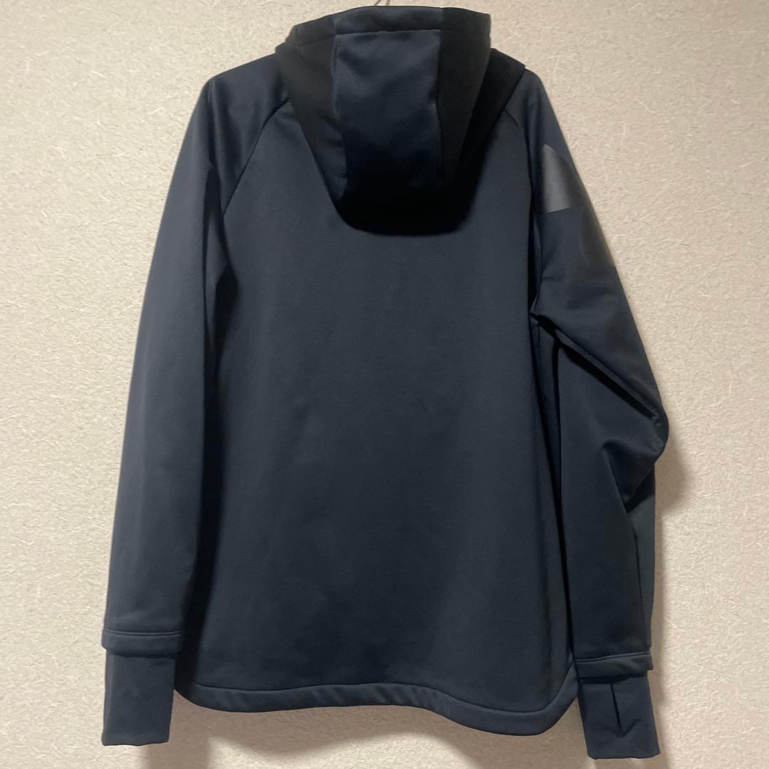 再値下げ　美品　UNDER ARMOUR ブラック アウター