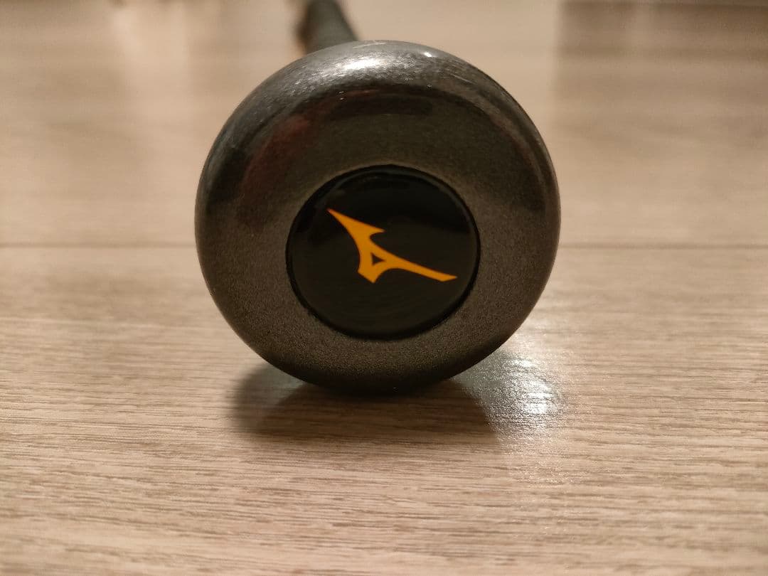 [美品]ビヨンドマックスNE 軟式バット シルバー/ブラック　660g 83cm