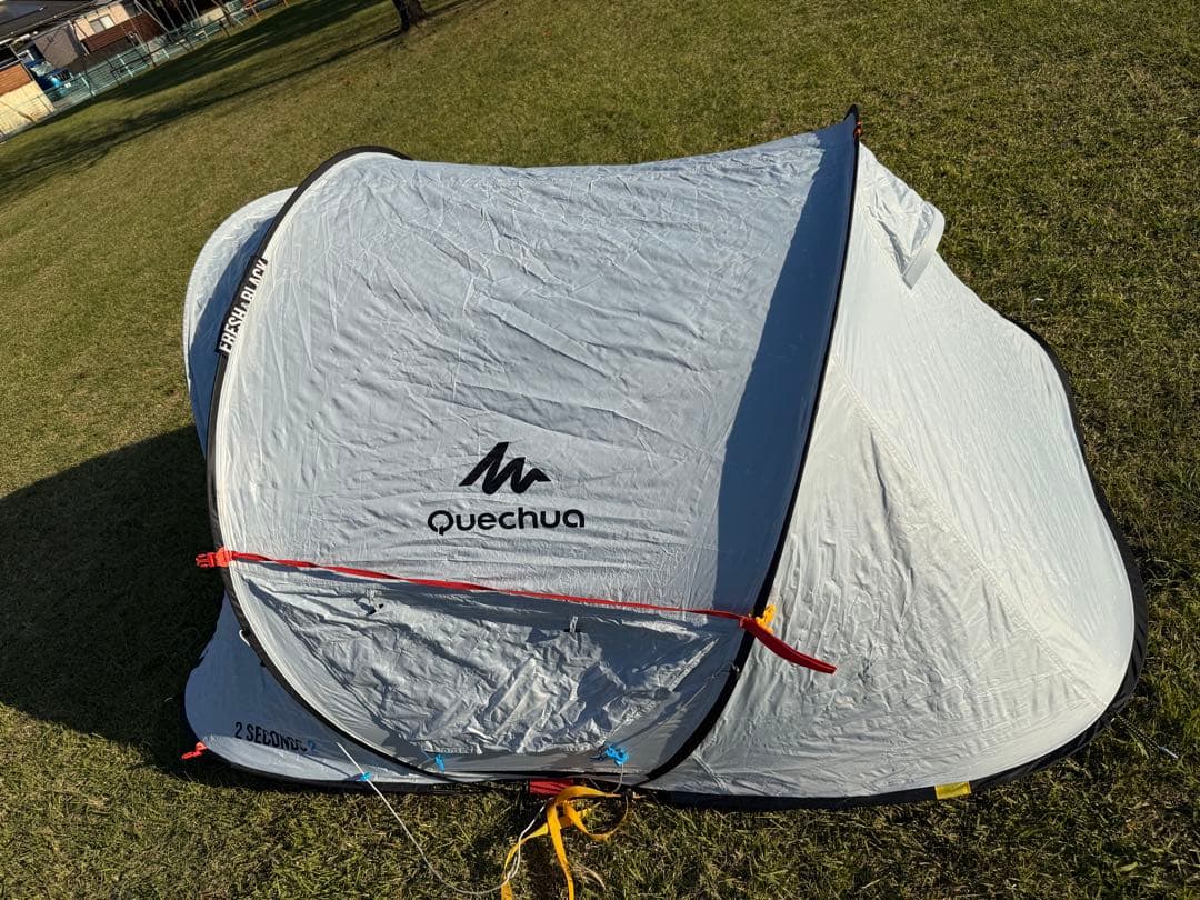 quechua　ケシュア　2人用　ポップアップテントFRESH＆BLACK