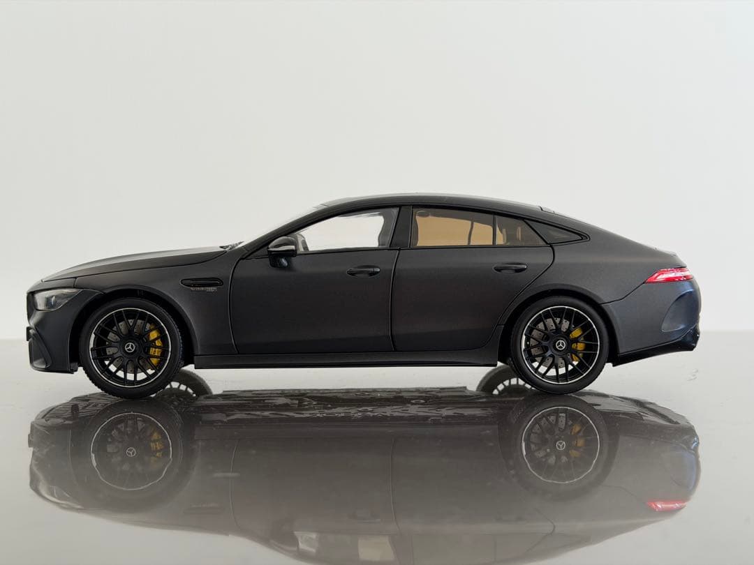 1/18 ベンツAMG GT63S 4MATIC