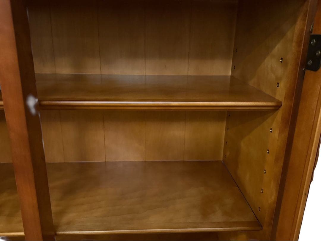 ◯横浜ダニエル Daniel キャビネット 飾り棚 リビングボード 収納棚