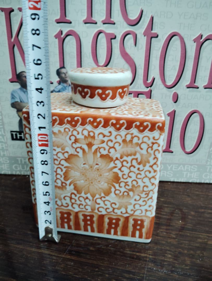 中国美術　赤絵　壺　時代物　アンティーク　レトロ