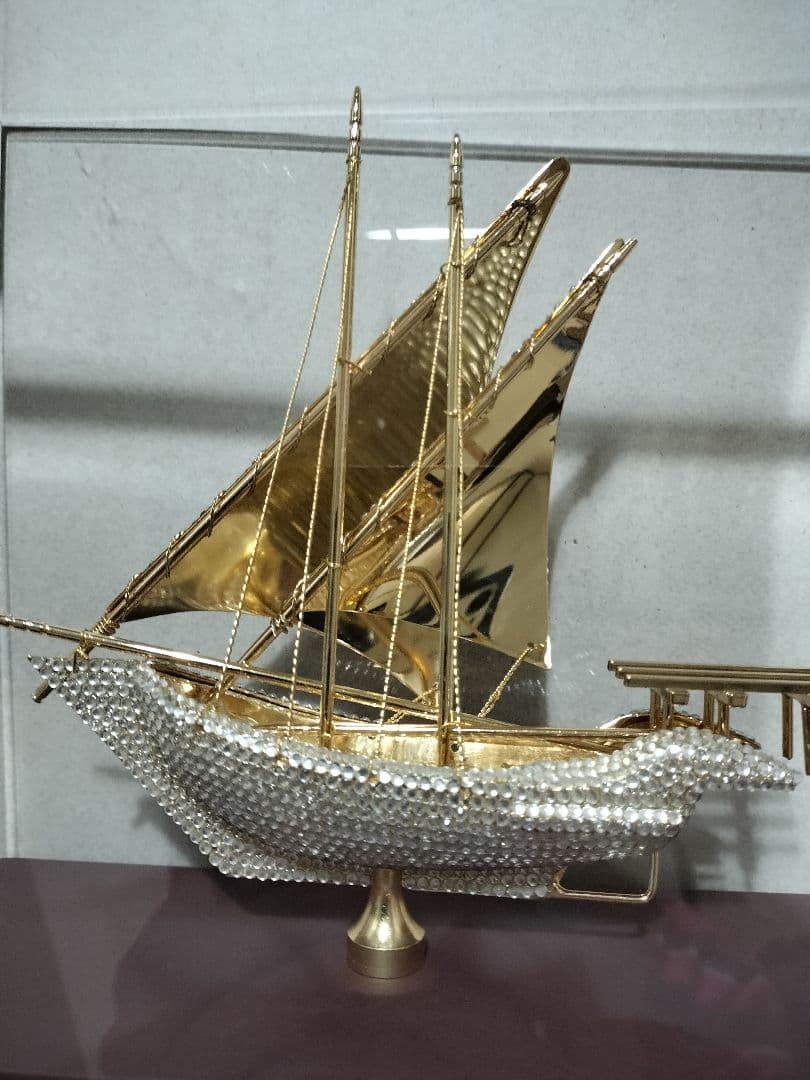 ダイヤモンド ヨット アラビア 帆船　鑽石工芸 置物　ケース付け