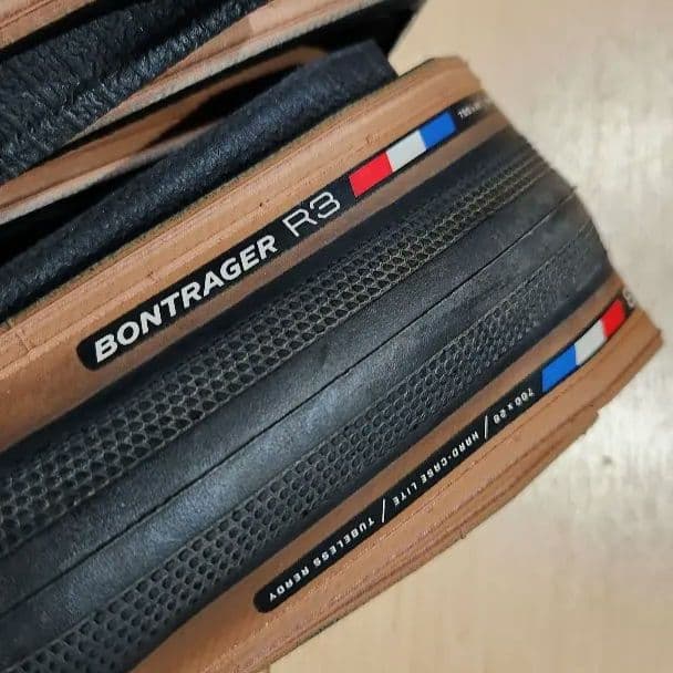 値下げ 完成車外し 未使用 ボントレガー R3 チューブレスレディ タイヤ