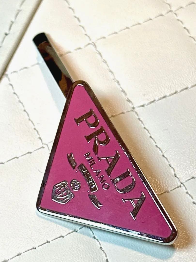 正規品 プラダ PRADA メタルヘアピン トライアングル