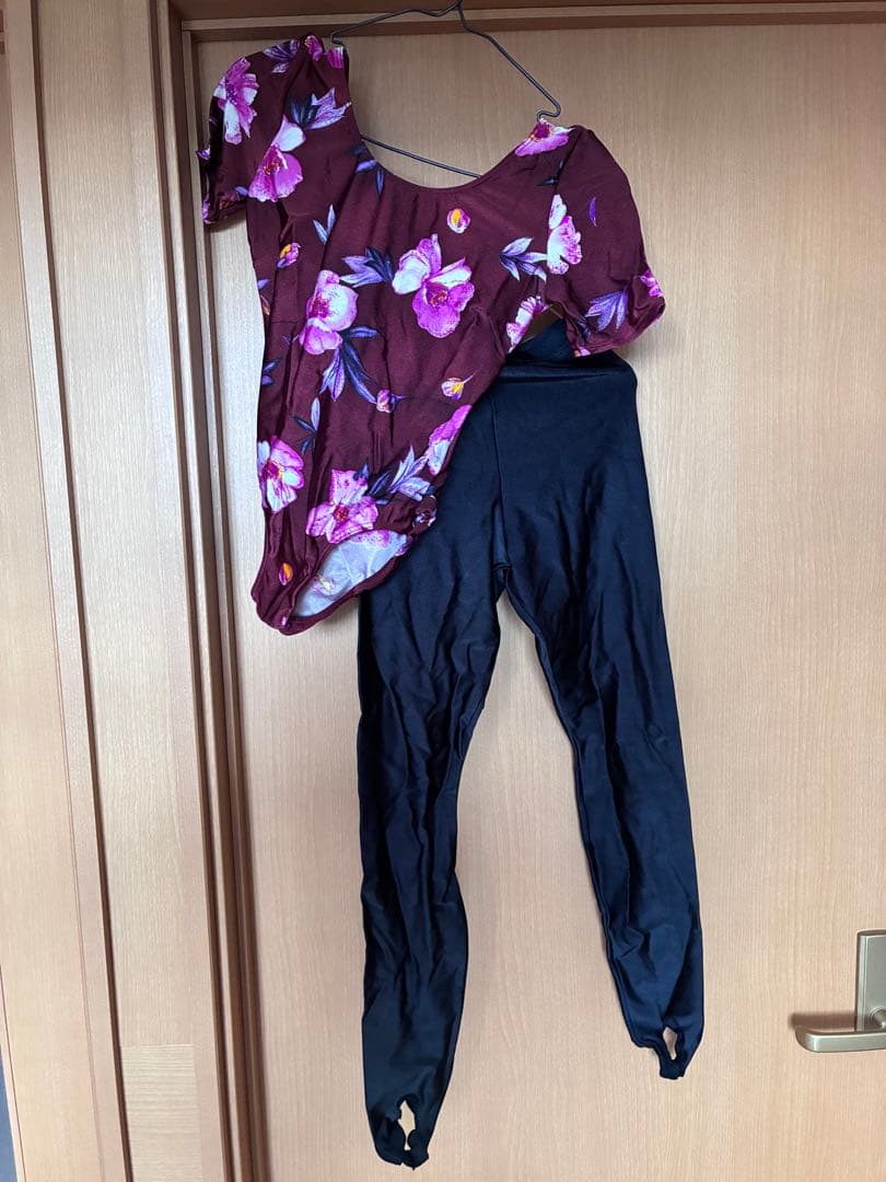 レオタードとレギンスのセット