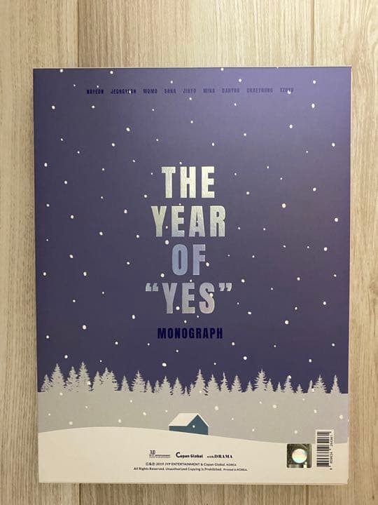 K-POP・アジア TWICE THE YEAR OF YES monograph