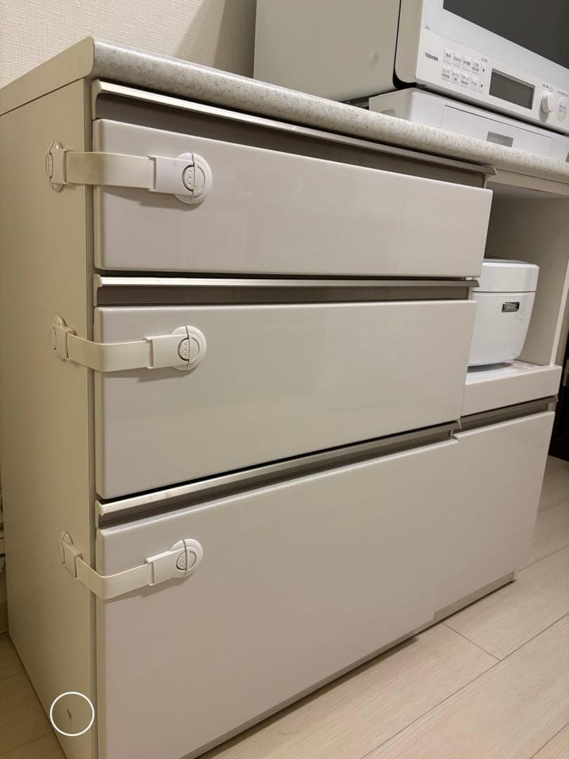 ニトリ食器棚　白