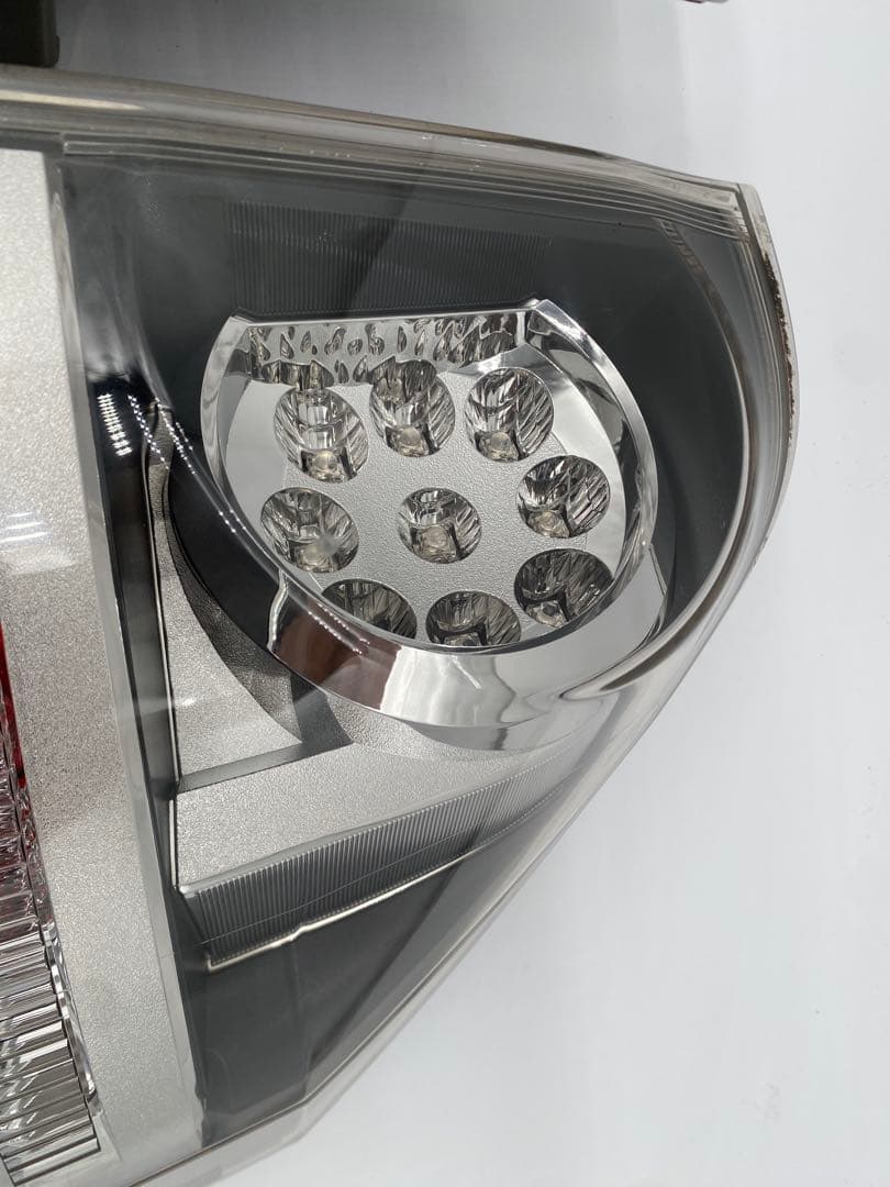 トヨタ ヴォクシー ノア 70系 純正テールランプ 左右セット