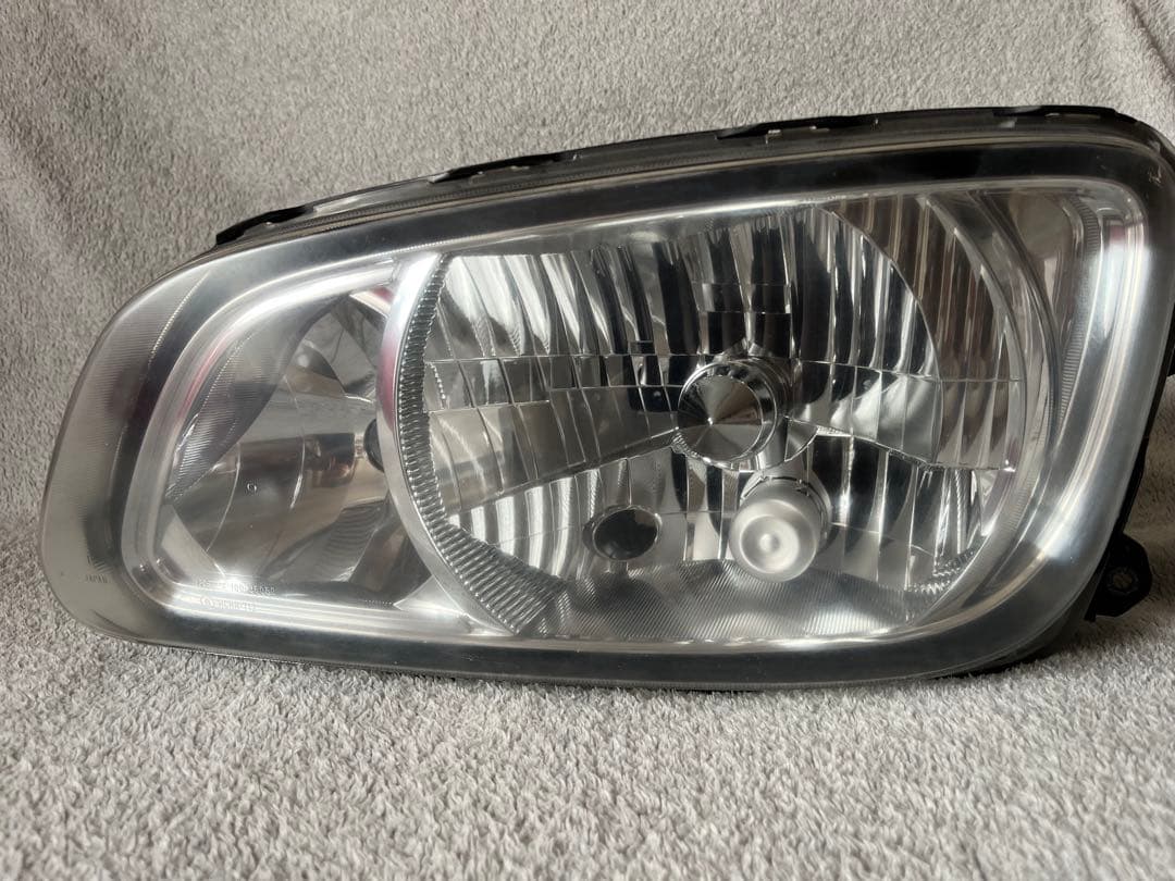 中古 日野 純正 ヘッドライト左側 助手席 KOITO 100-35052