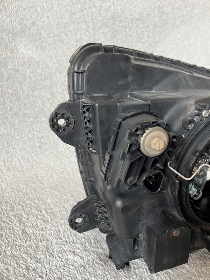 中古 日野 純正 ヘッドライト左側 助手席 KOITO 100-35052