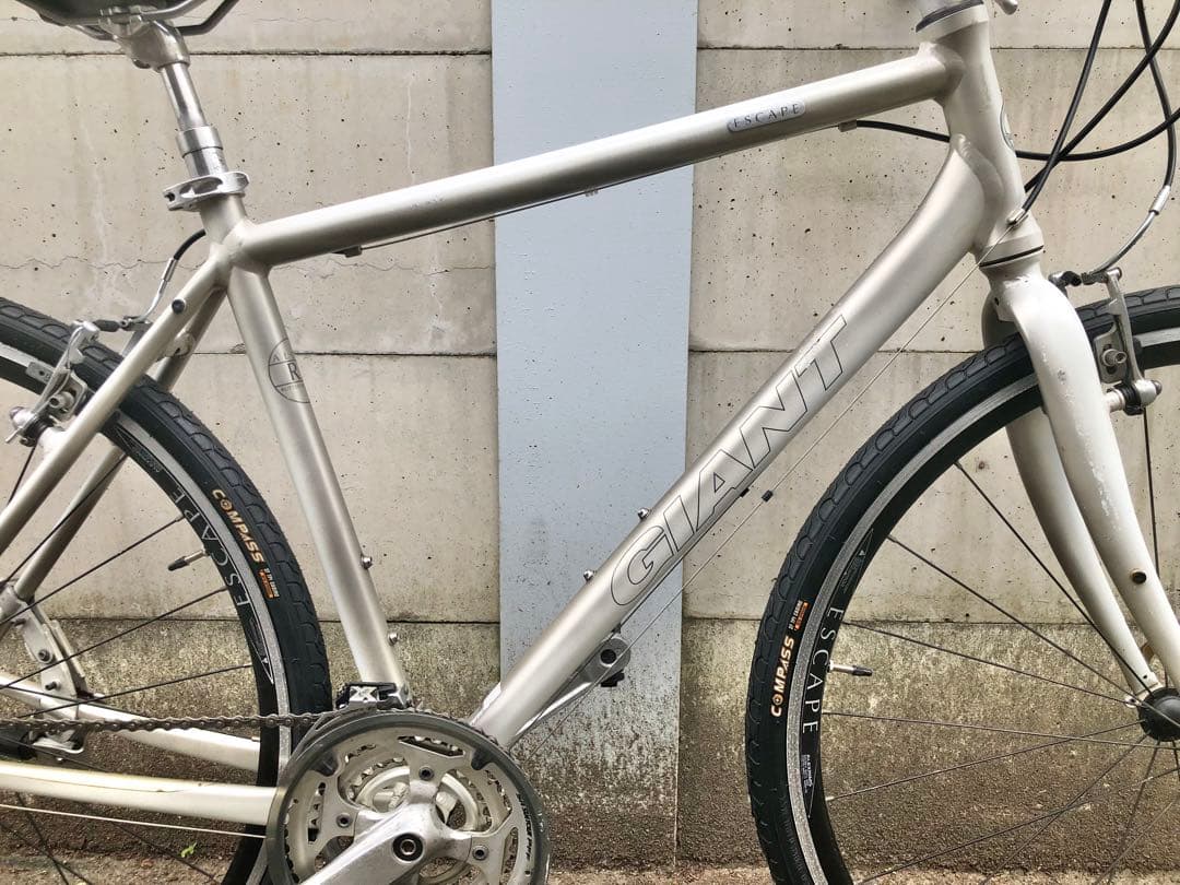 【整備済・美品】GIANT ESCAPE R3 24速　クロスバイク CT500