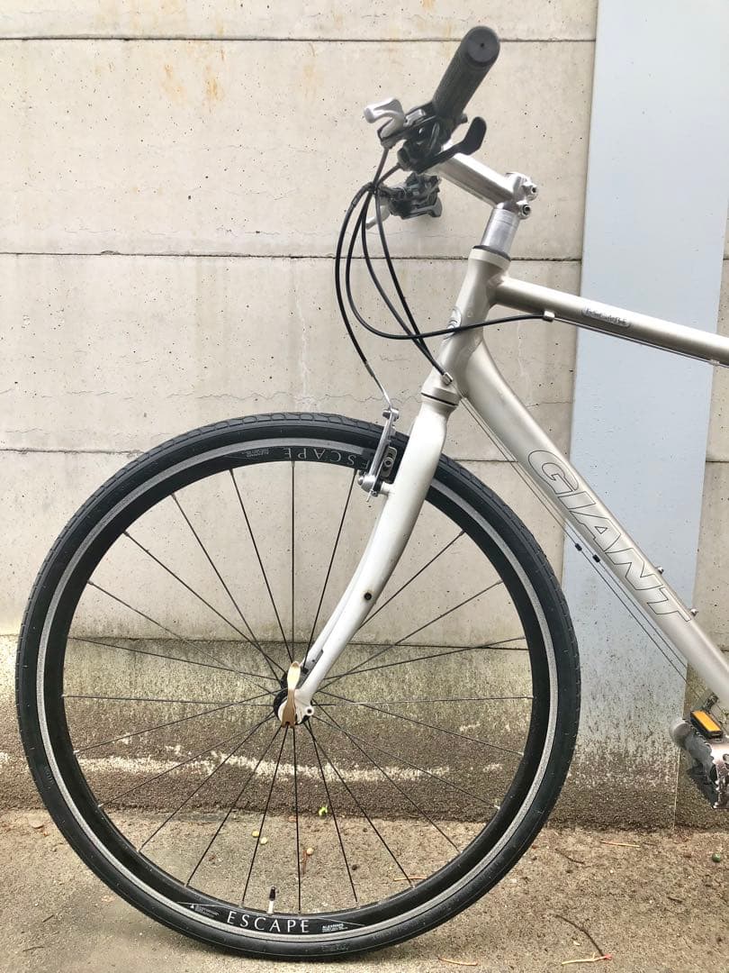 【整備済・美品】GIANT ESCAPE R3 24速　クロスバイク CT500