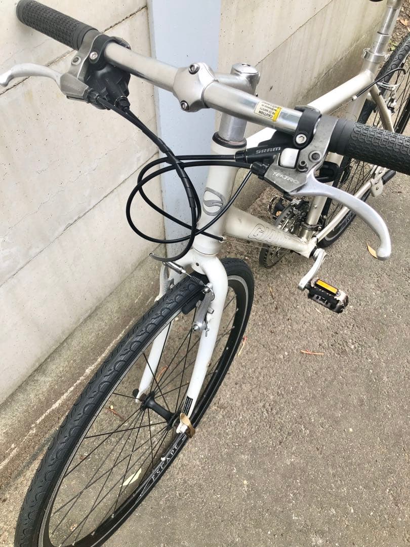 【整備済・美品】GIANT ESCAPE R3 24速　クロスバイク CT500