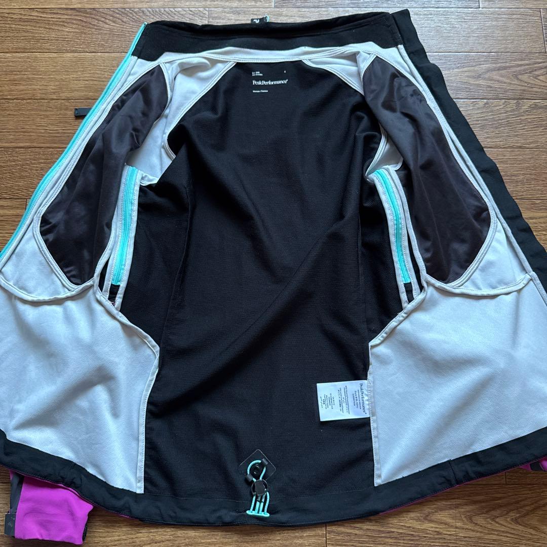 PEAK PERFORMANCE　Black Light　ピークパフォーマンス