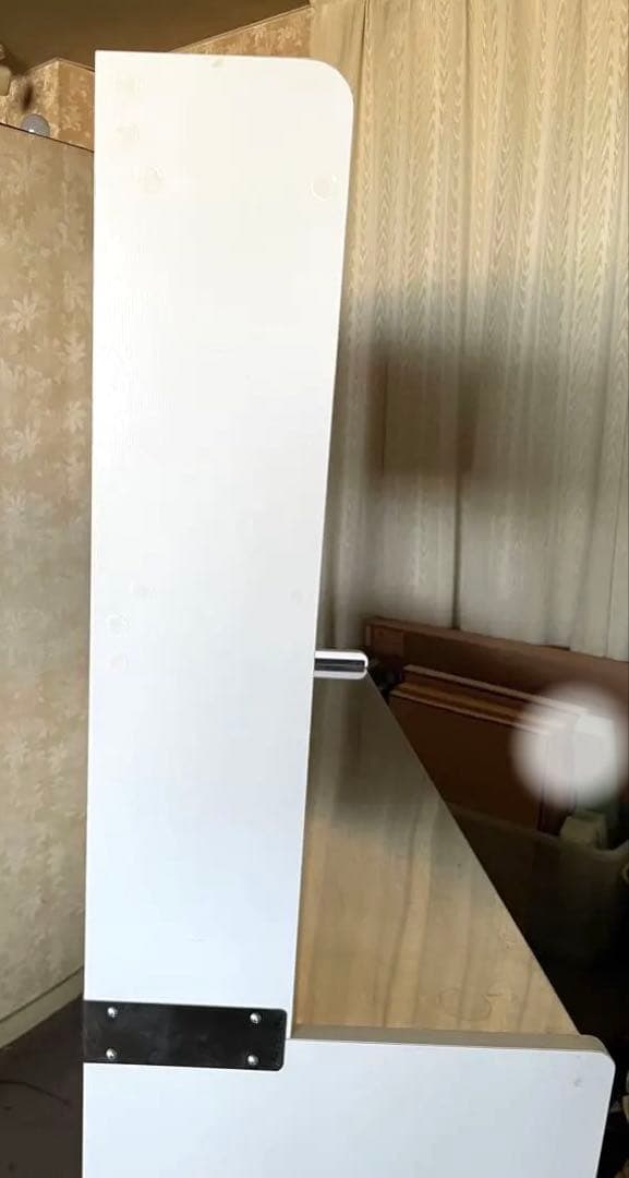 ホワイト木製キッチンカウンター 左右ガラス棚付き