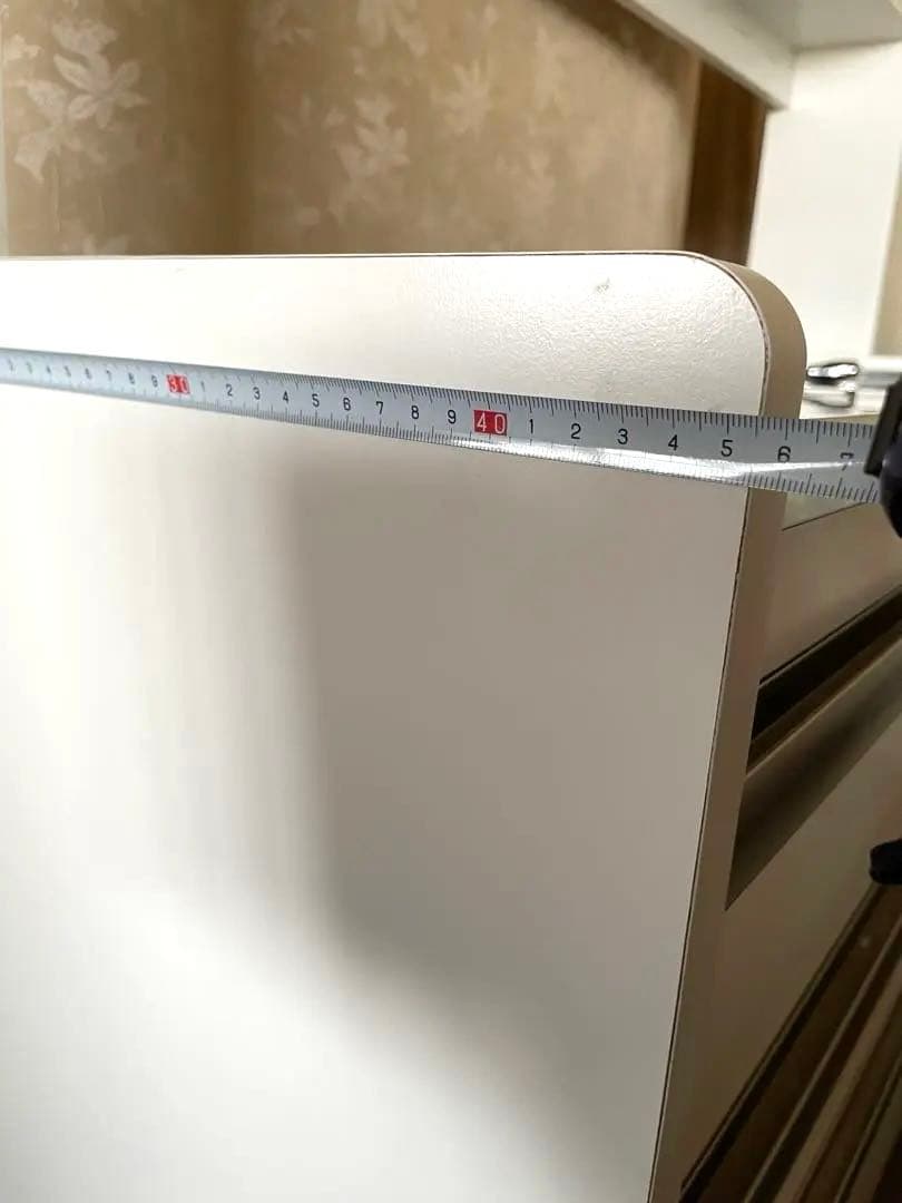 ホワイト木製キッチンカウンター 左右ガラス棚付き